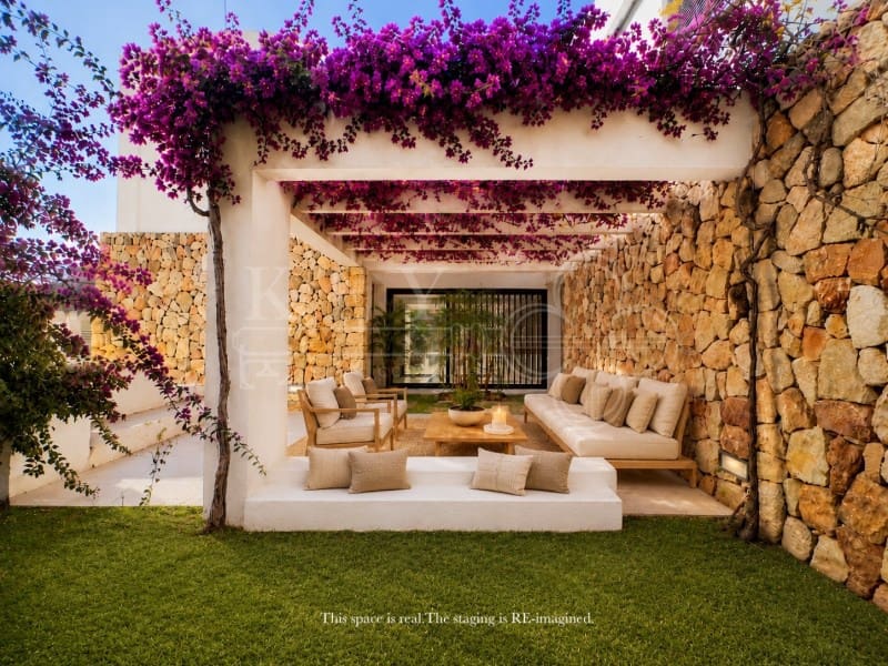 3 Zimmer Villa zu verkaufen in Cala Blanca mit Pool Garage - 890.000 € (Ref: 10161221)