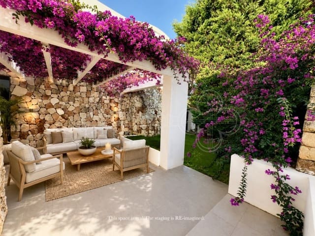 Chalet de 3 habitaciones en Cala Blanca, Ciutadella de Menorca en venta con piscina garaje - 890.000 € (Ref: 10161221)