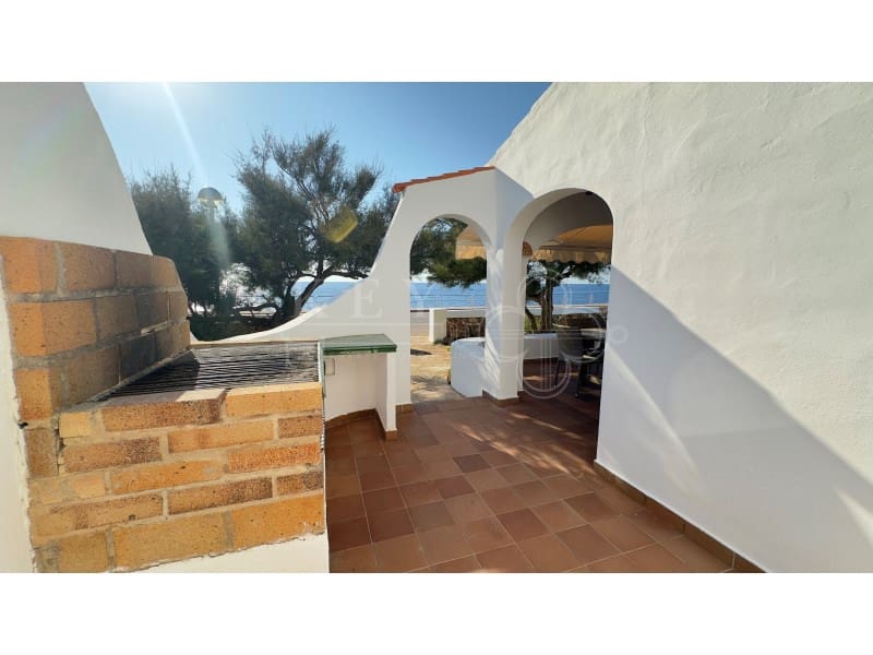 3 bedroom Villa for sale in Cap d'Artruix with pool - € 850,000 (Ref: 10166609)