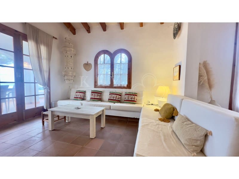 3 bedroom Villa for sale in Cap d'Artruix with pool - € 850,000 (Ref: 10166609)