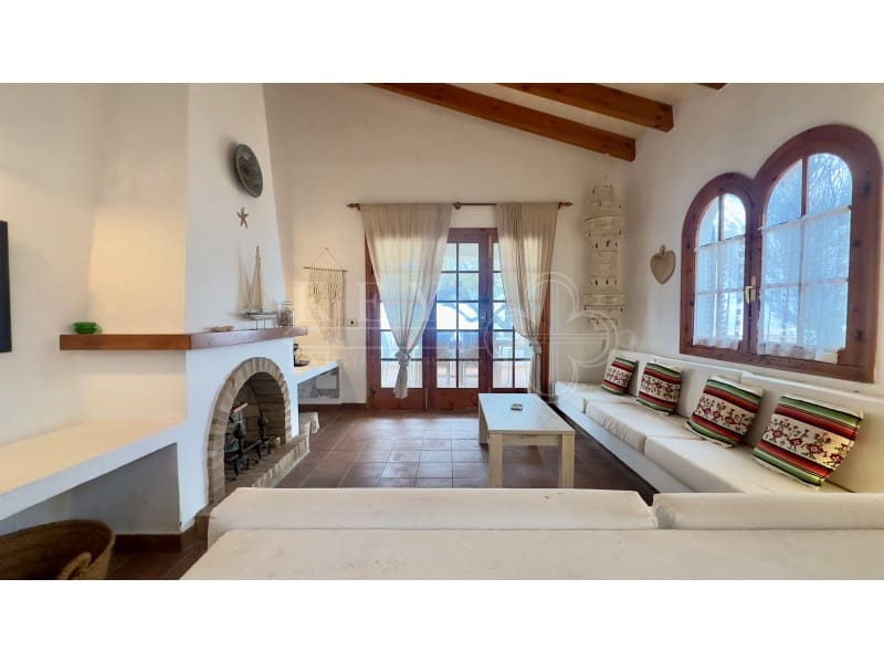 3 bedroom Villa for sale in Cap d'Artruix with pool - € 850,000 (Ref: 10166609)