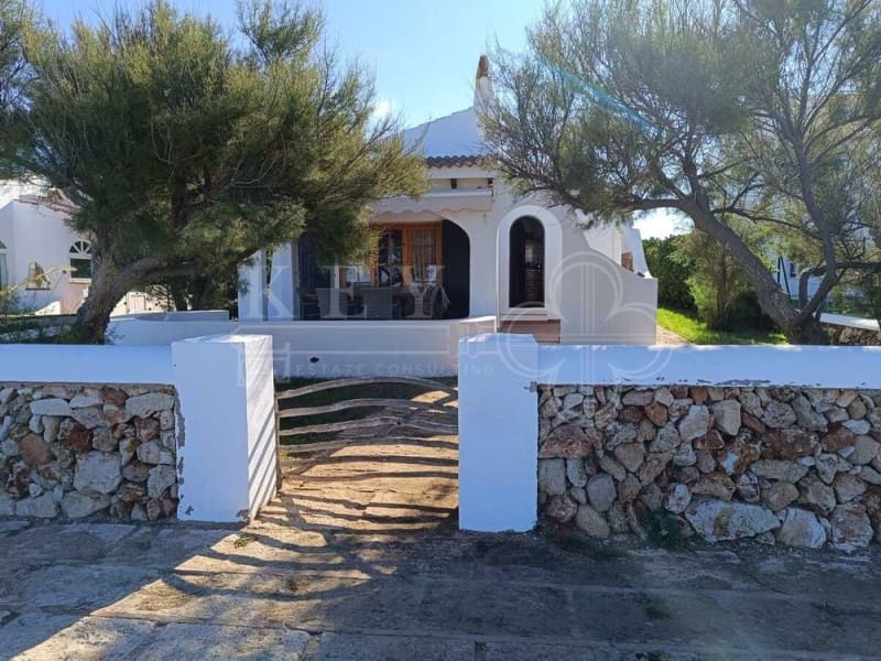 3 bedroom Villa for sale in Cap d'Artruix with pool - € 850,000 (Ref: 10166609)
