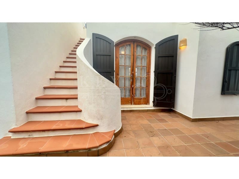 3 bedroom Villa for sale in Cap d'Artruix with pool - € 850,000 (Ref: 10166609)