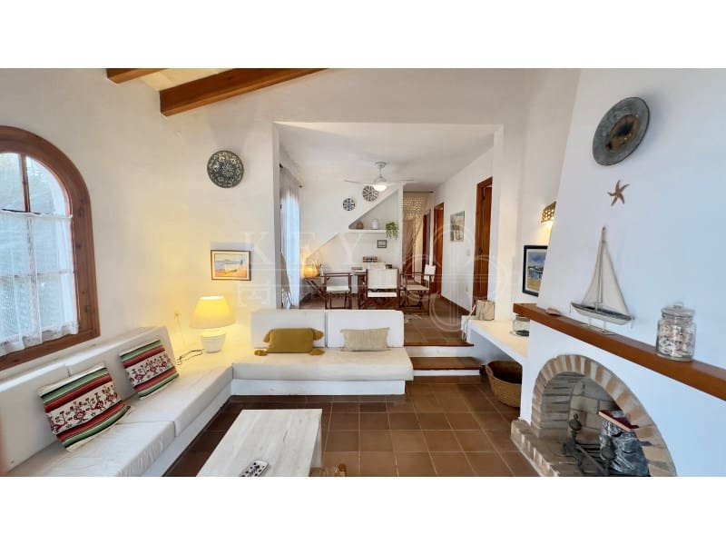 3 bedroom Villa for sale in Cap d'Artruix with pool - € 850,000 (Ref: 10166609)