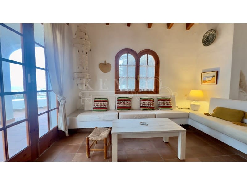 3 bedroom Villa for sale in Cap d'Artruix with pool - € 850,000 (Ref: 10166609)
