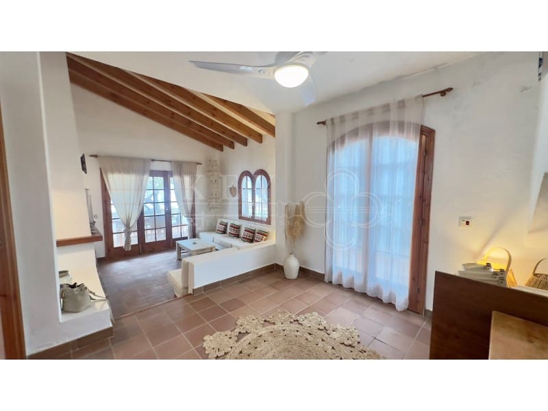 3 bedroom Villa for sale in Cap d'Artruix with pool - € 850,000 (Ref: 10166609)