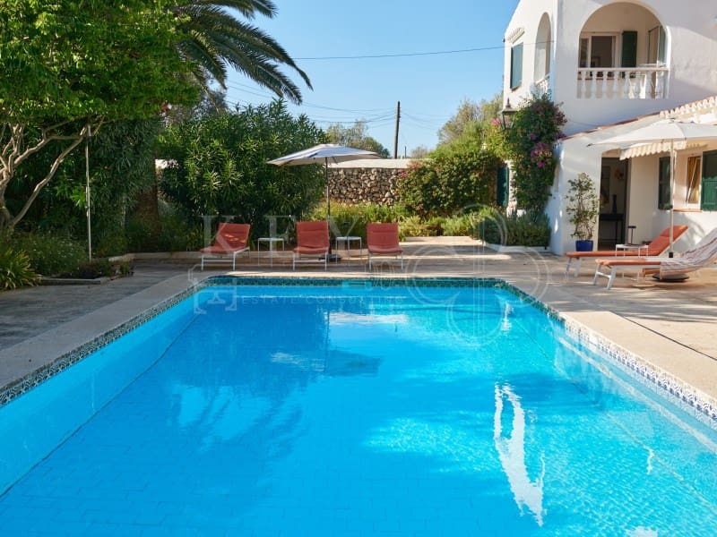 7 soveværelse Villa til salg i Trebaluger med swimmingpool garage - € 1.780.000 (Ref: 10168440)