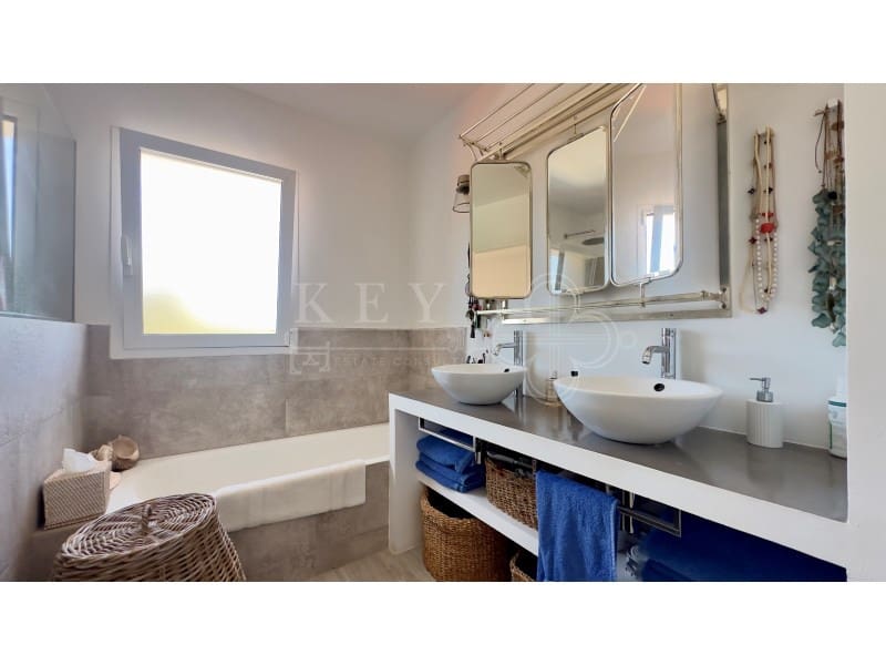 7 soveværelse Villa til salg i Trebaluger med swimmingpool garage - € 1.780.000 (Ref: 10168440)