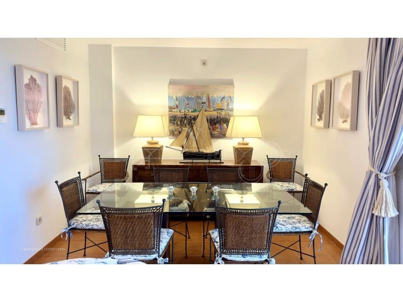 2 soverom Leilighet til salgs i Ciutadella de Menorca med svømmebasseng garasje - € 650 000 (Ref: 10168441)