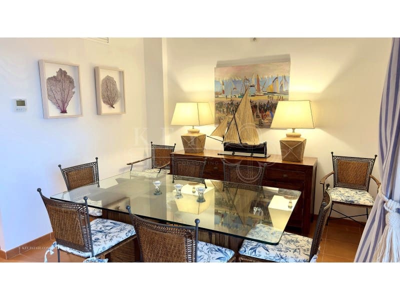 2 soverom Leilighet til salgs i Ciutadella de Menorca med svømmebasseng garasje - € 650 000 (Ref: 10168441)