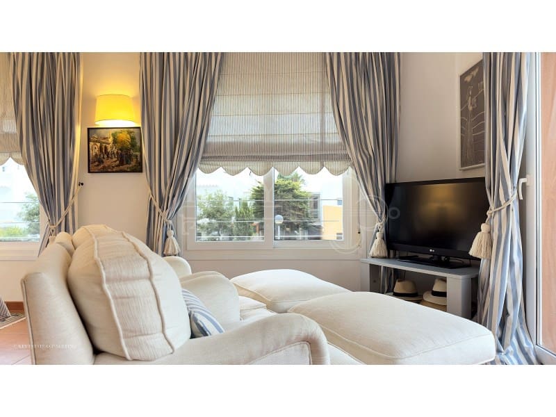 2 soverom Leilighet til salgs i Ciutadella de Menorca med svømmebasseng garasje - € 650 000 (Ref: 10168441)