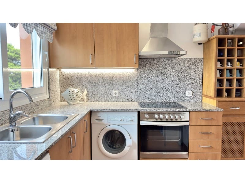 2 soverom Leilighet til salgs i Ciutadella de Menorca med svømmebasseng garasje - € 650 000 (Ref: 10168441)