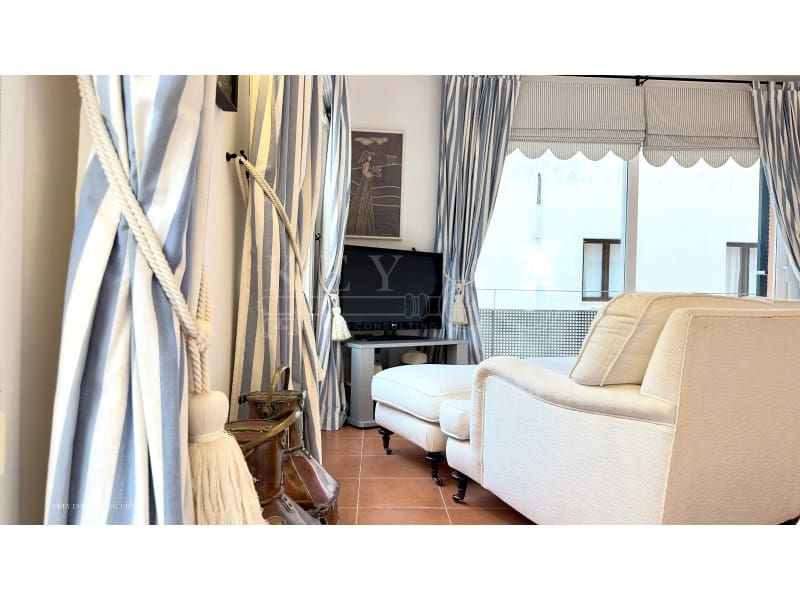 2 soverom Leilighet til salgs i Ciutadella de Menorca med svømmebasseng garasje - € 650 000 (Ref: 10168441)
