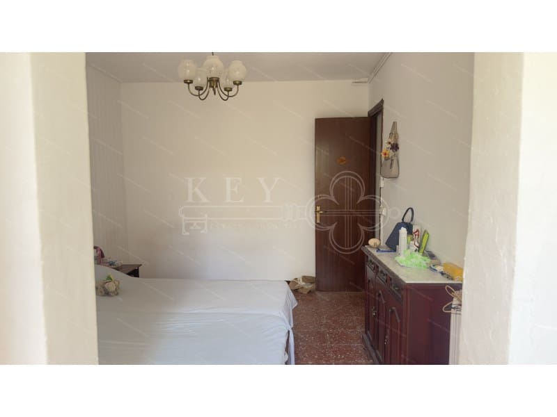 5 soveværelse Villa til salg i Cala Blanca med garage - € 630.000 (Ref: 10168442)
