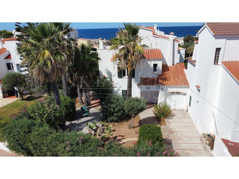 5 soveværelse Villa til salg i Cala Blanca med garage - € 630.000 (Ref: 10168442)