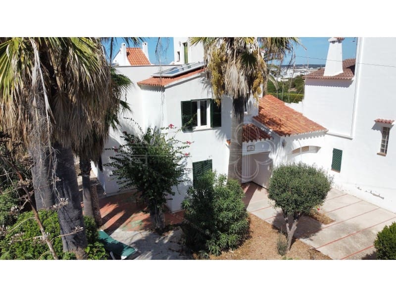 5 soveværelse Villa til salg i Cala Blanca med garage - € 630.000 (Ref: 10168442)