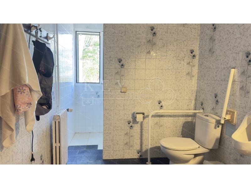 5 soveværelse Villa til salg i Cala Blanca med garage - € 630.000 (Ref: 10168442)