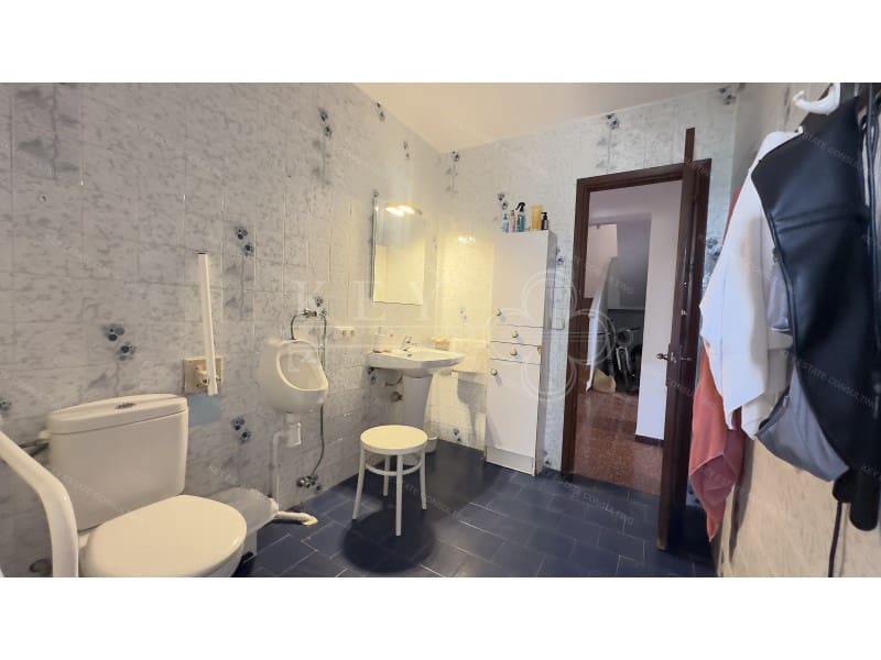 5 soveværelse Villa til salg i Cala Blanca med garage - € 630.000 (Ref: 10168442)