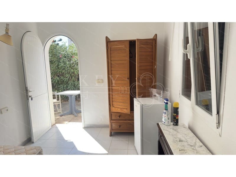 5 soveværelse Villa til salg i Cala Blanca med garage - € 630.000 (Ref: 10168442)