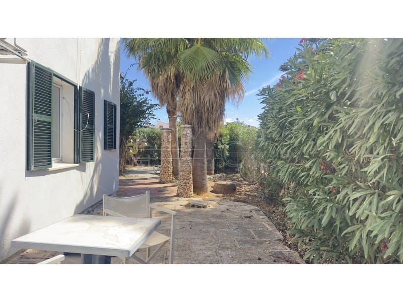 5 soveværelse Villa til salg i Cala Blanca med garage - € 630.000 (Ref: 10168442)