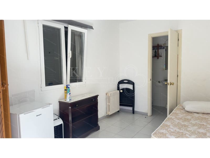 5 soveværelse Villa til salg i Cala Blanca med garage - € 630.000 (Ref: 10168442)