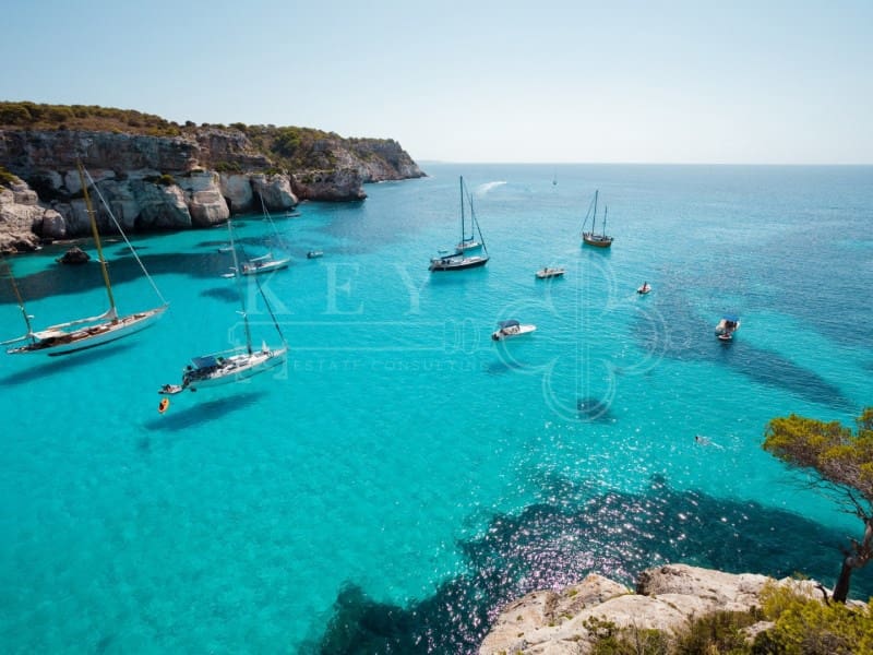 4 soveværelse Villa til salg i Cala Llonga med swimmingpool - € 895.000 (Ref: 10168444)