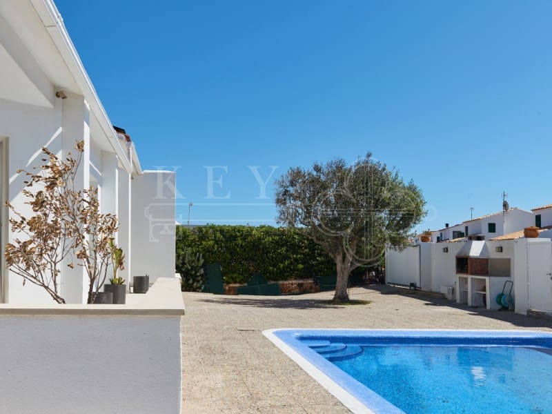 5 soverom Villa til salgs i Cala'n Blanes med svømmebasseng garasje - € 895 000 (Ref: 10168446)