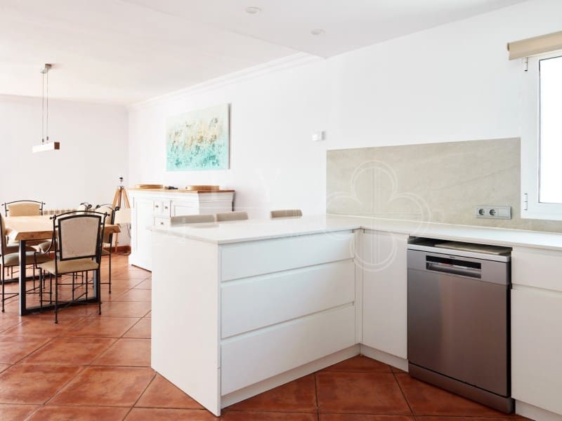 5 soverom Villa til salgs i Cala'n Blanes med svømmebasseng garasje - € 895 000 (Ref: 10168446)