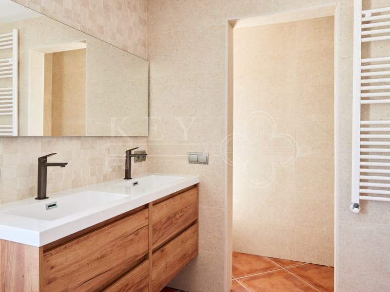 5 soverom Villa til salgs i Cala'n Blanes med svømmebasseng garasje - € 895 000 (Ref: 10168446)