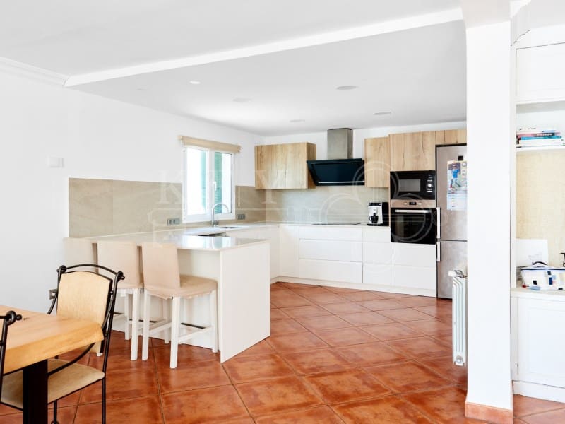 5 soverom Villa til salgs i Cala'n Blanes med svømmebasseng garasje - € 895 000 (Ref: 10168446)