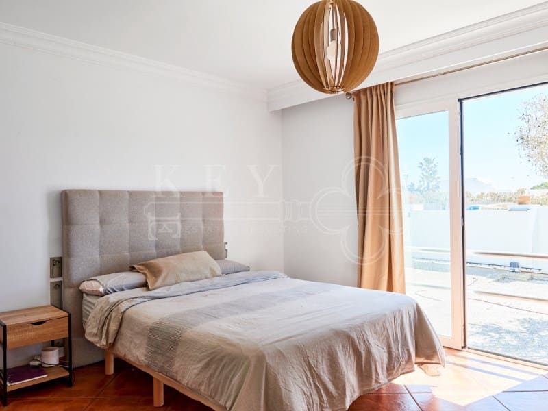 5 soverom Villa til salgs i Cala'n Blanes med svømmebasseng garasje - € 895 000 (Ref: 10168446)