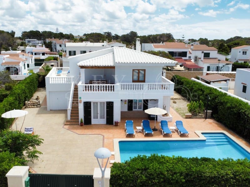 4 soverom Villa til salgs i Cala Blanca med svømmebasseng - € 1 260 000 (Ref: 10168449)