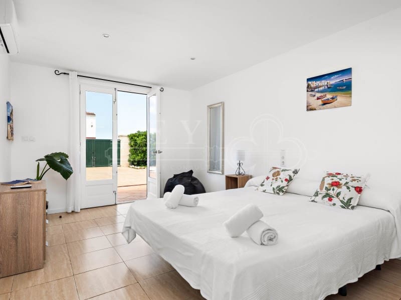 4 soverom Villa til salgs i Cala Blanca med svømmebasseng - € 1 260 000 (Ref: 10168449)