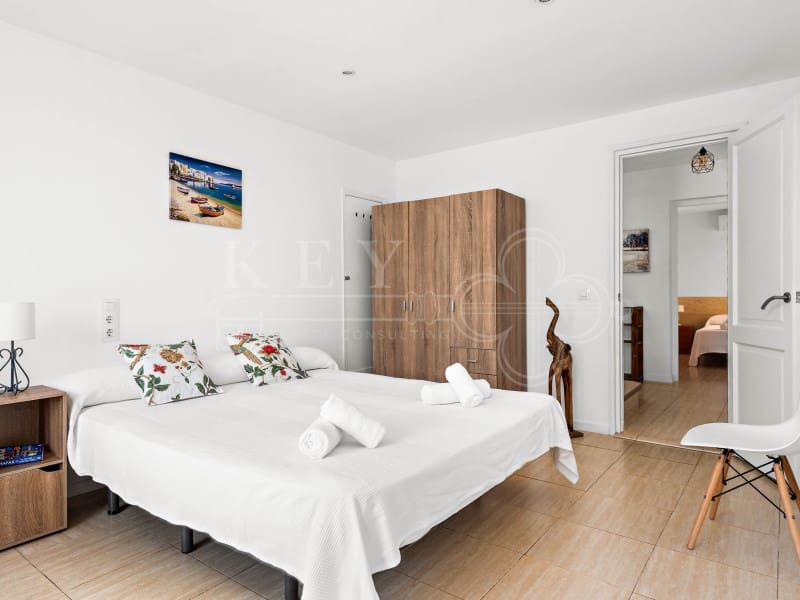 4 soverom Villa til salgs i Cala Blanca med svømmebasseng - € 1 260 000 (Ref: 10168449)