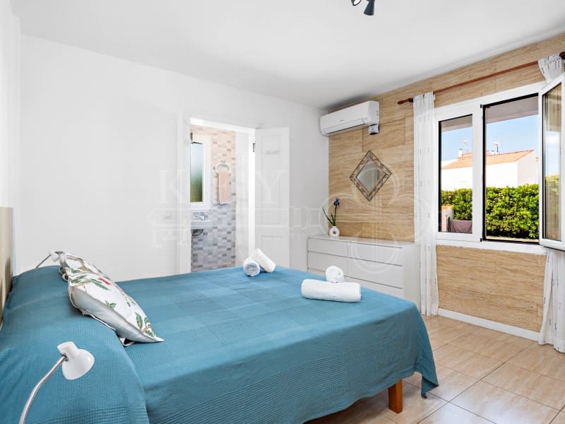 4 soverom Villa til salgs i Cala Blanca med svømmebasseng - € 1 260 000 (Ref: 10168449)