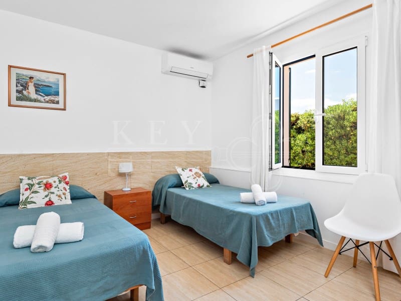 4 soverom Villa til salgs i Cala Blanca med svømmebasseng - € 1 260 000 (Ref: 10168449)