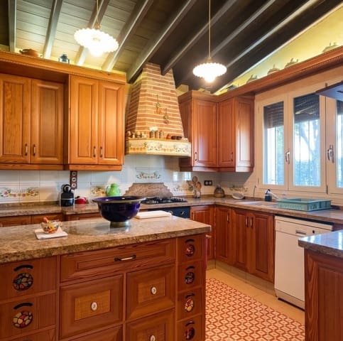 4 quarto Moradia para venda em Perleta - Maitino, Elche / Elx com piscina garagem - 840 000 € (Ref: 10098605)