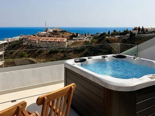Ático de 3 habitaciones en Torreblanca, Fuengirola en venta con piscina garaje - 899.000 € (Ref: 10103494)
