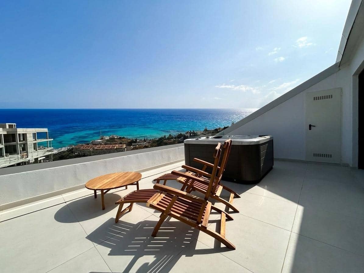 Ático de 3 habitaciones en Fuengirola en venta con piscina garaje - 899.000 € (Ref: 10103494)