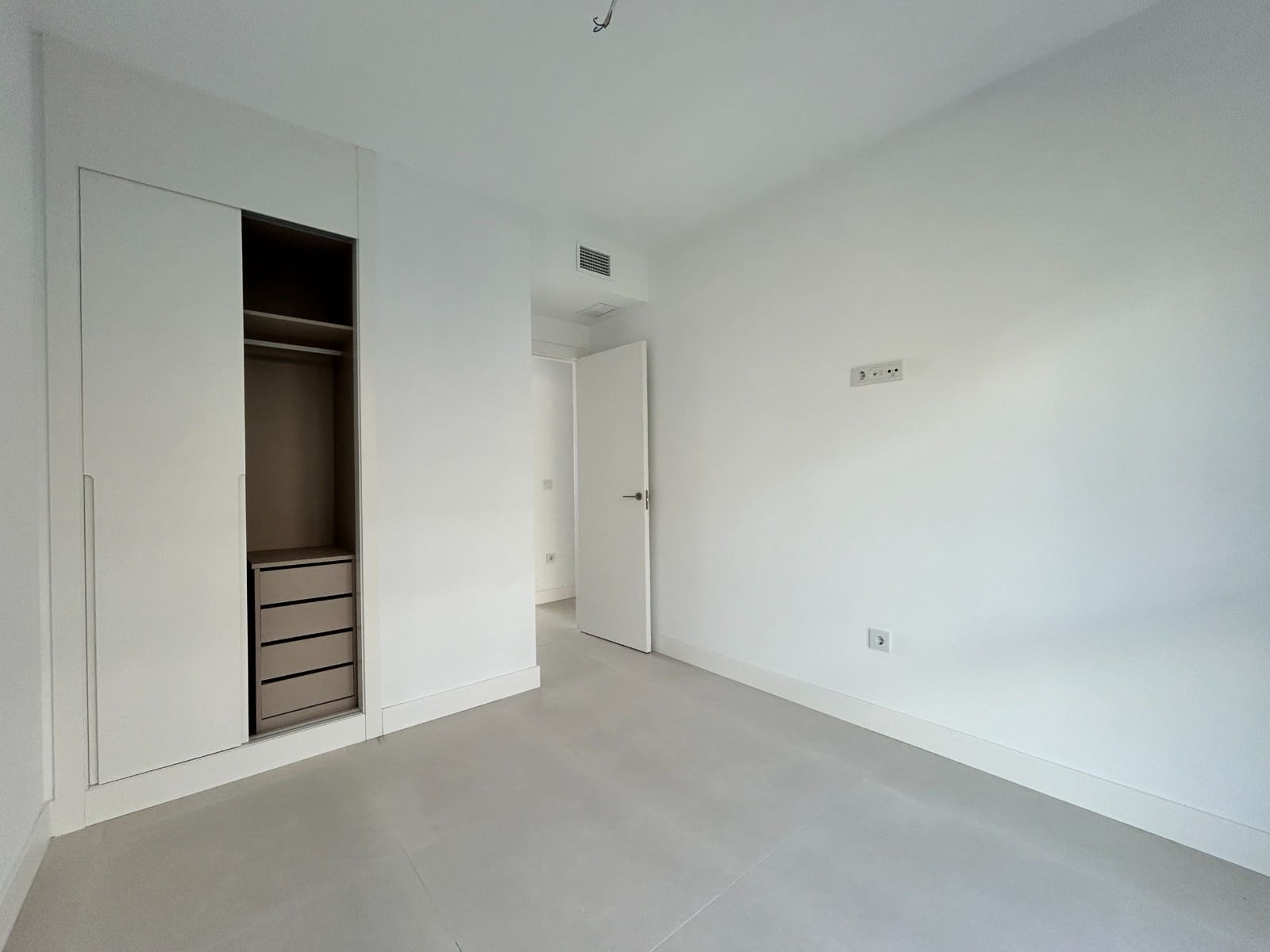 3 bedroom Apartment for sale in Fuengirola with pool garage - € 475,000 (Ref: 10104259)