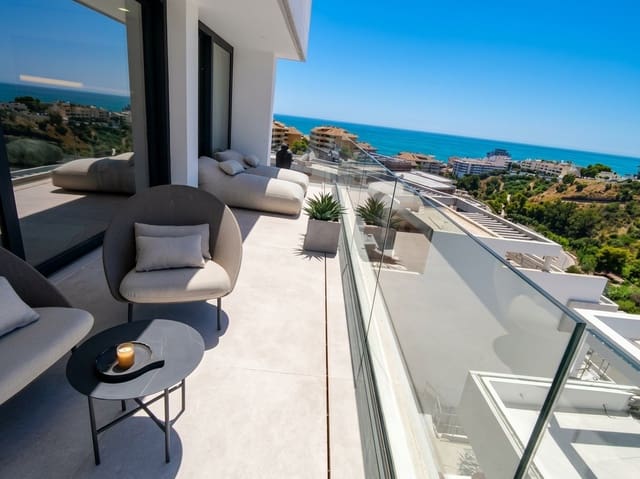 Adosado de 4 habitaciones en Las Gaviotas  - Carvajal, Fuengirola en venta con piscina garaje - 1.650.000 € (Ref: 10104265)