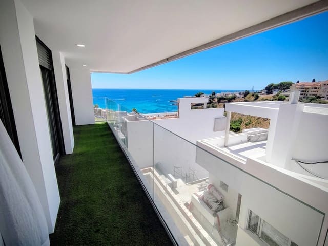 Adosado de 4 habitaciones en Las Gaviotas  - Carvajal, Fuengirola en venta con piscina garaje - 1.650.000 € (Ref: 10104265)