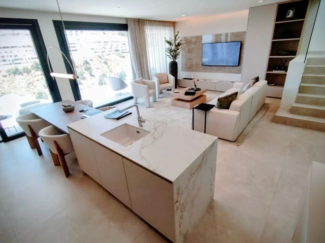 Adosado de 4 habitaciones en Las Gaviotas  - Carvajal, Fuengirola en venta con piscina garaje - 1.650.000 € (Ref: 10104265)