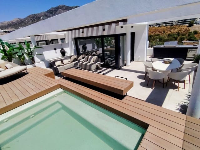 Adosado de 4 habitaciones en Las Gaviotas  - Carvajal, Fuengirola en venta con piscina garaje - 1.650.000 € (Ref: 10104265)