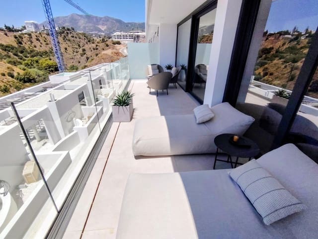 Adosado de 4 habitaciones en Las Gaviotas  - Carvajal, Fuengirola en venta con piscina garaje - 1.650.000 € (Ref: 10104265)
