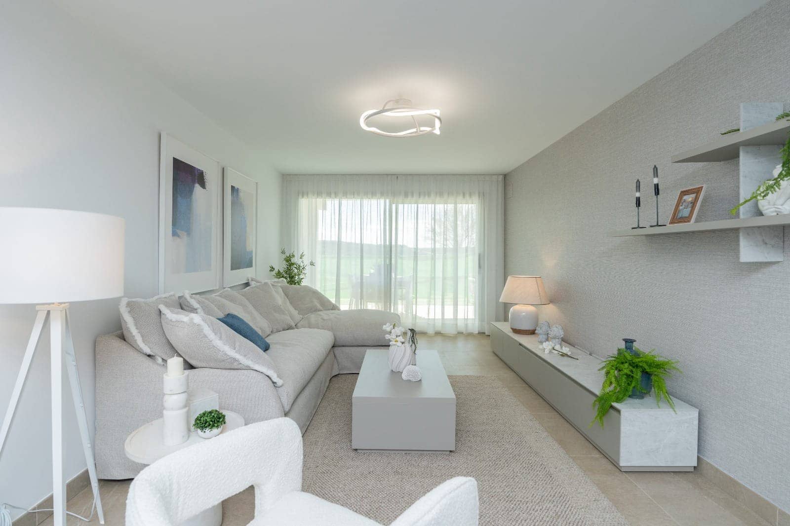 2 bedroom Apartment for sale in Estepona with pool garage - € 370,000 (Ref: 10111245)