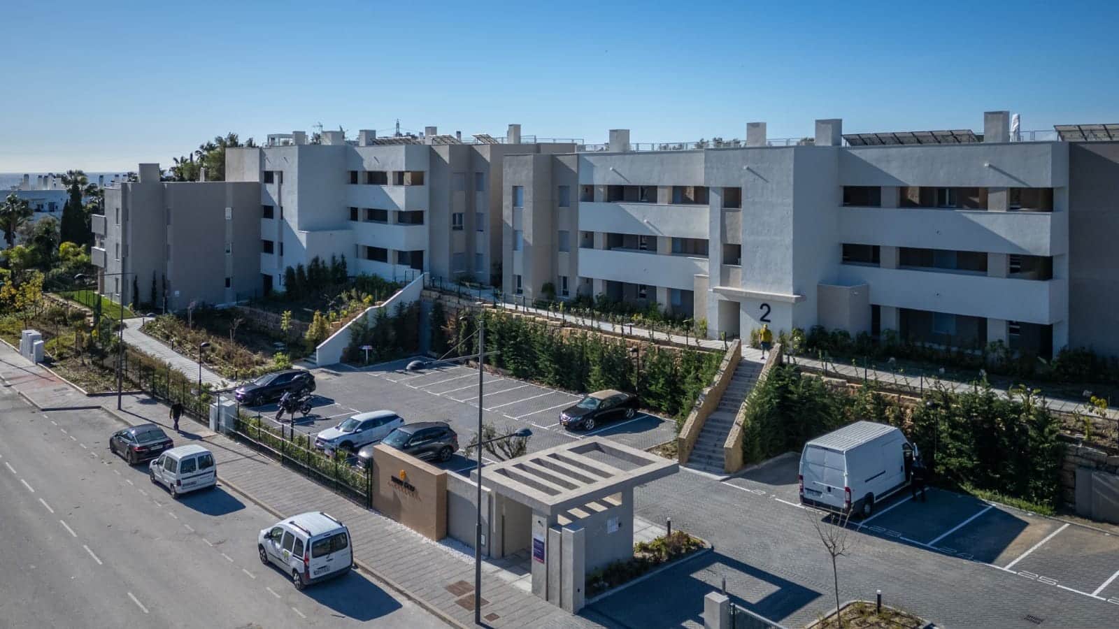 2 bedroom Apartment for sale in Estepona with pool garage - € 370,000 (Ref: 10111245)