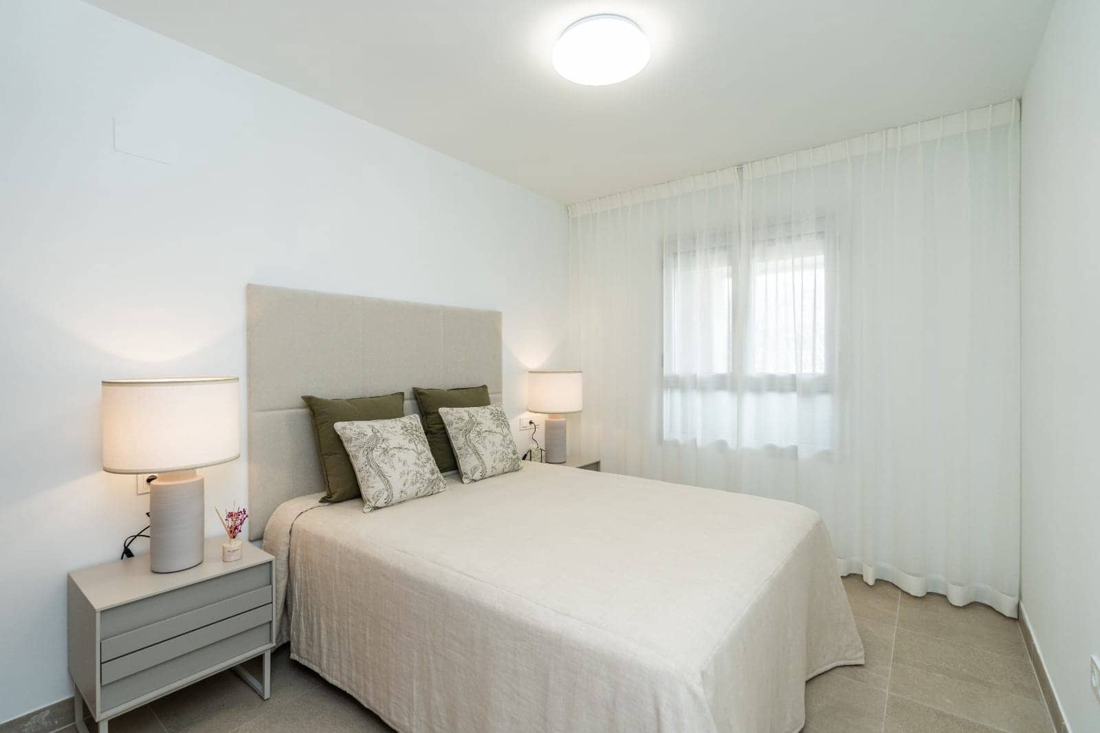 2 bedroom Apartment for sale in Estepona with pool garage - € 370,000 (Ref: 10111245)