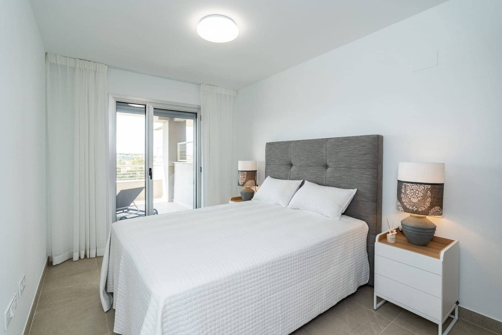 2 bedroom Apartment for sale in Estepona with pool garage - € 370,000 (Ref: 10111245)
