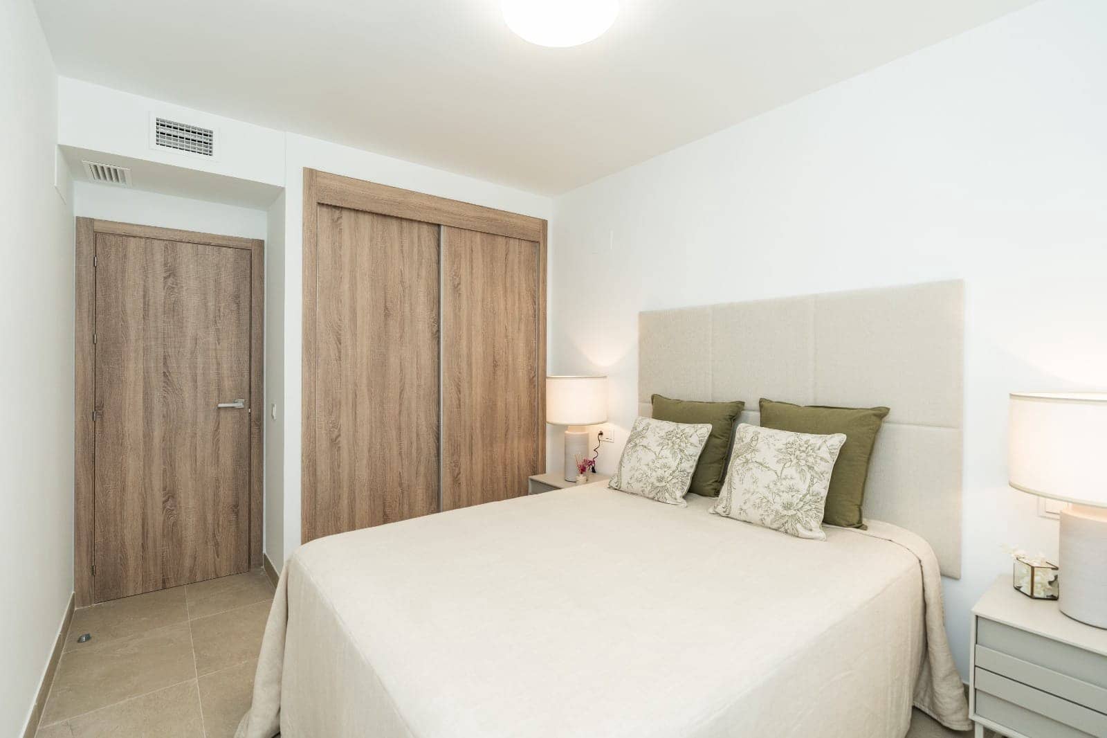 2 sovrum Lägenhet till salu i Estepona med pool garage - 370 000 € (Ref: 10113452)